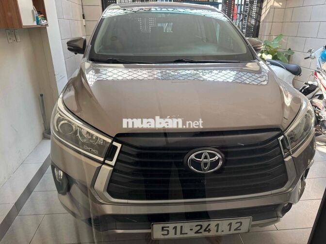 Toyota Innova 2.0E 2022 Số sàn Nệm da