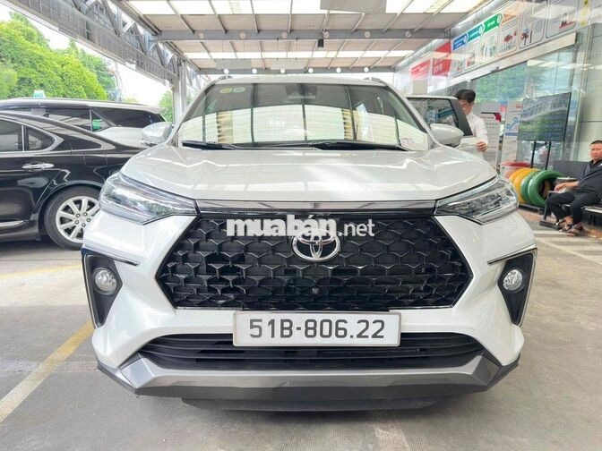 Toyota Veloz Top 2025 Trắng ngọc trai 16.000 km