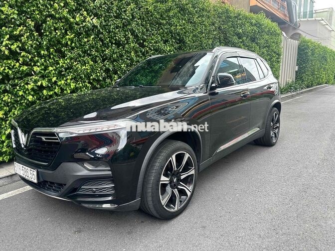 VinFast Lux SA2.0 Turbo Cao cấp 2 cầu Đen