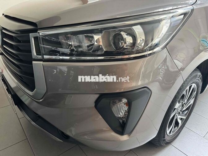 Toyota Innova 2.0E 2022 Số sàn Nệm da