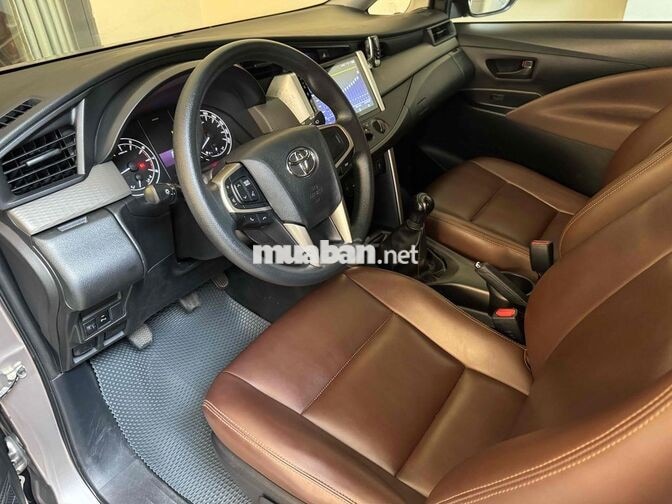 Toyota Innova 2.0E 2022 Số sàn Nệm da