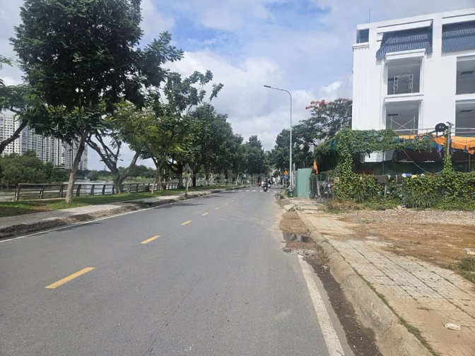 Bán đất biệt thự mặt tiền Thân Văn Nhiếp view Sông DT:12x18 GPXD 1T3L