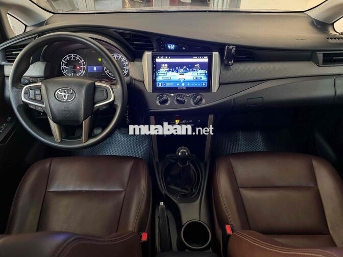 Toyota Innova 2.0E 2022 Số sàn Nệm da