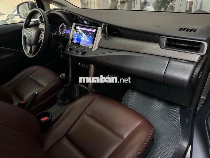 Toyota Innova 2.0E 2022 Số sàn Nệm da