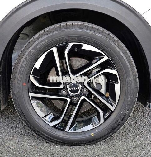 Kia Carens Premium 1.4 Turbo 2023 Trắng 7 chỗ