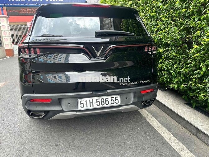 VinFast Lux SA2.0 Turbo Cao cấp 2 cầu Đen