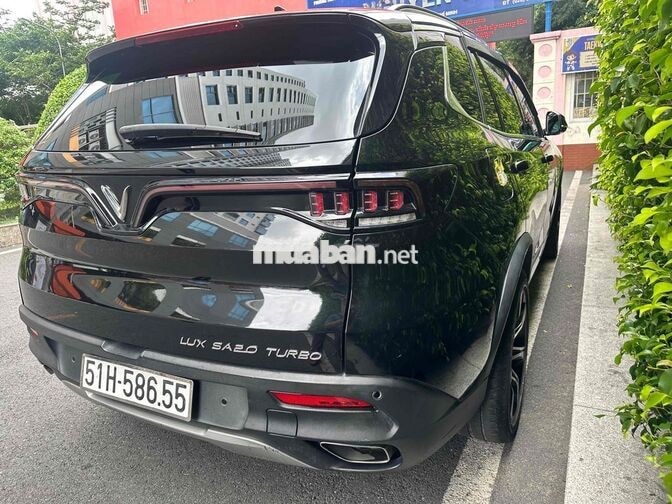 VinFast Lux SA2.0 Turbo Cao cấp 2 cầu Đen