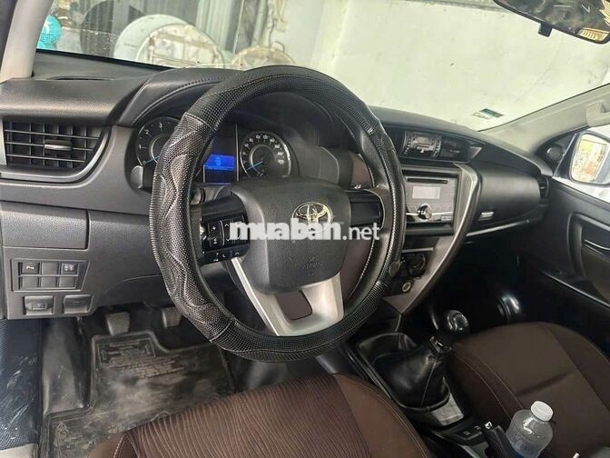 Toyota Fortuner SUV Số sàn Dầu Bạc 126.000 km