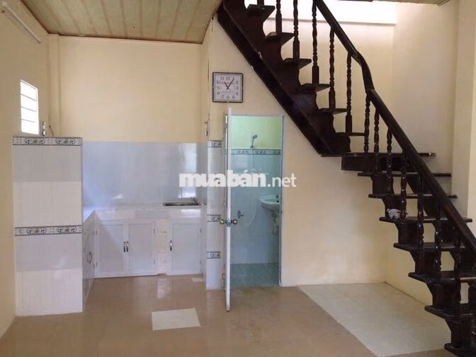 Cho thuê nhà mặt tiền Lý Thánh Tông, 2 tầng, 4,5m x 10m, chỉ 7.5tr