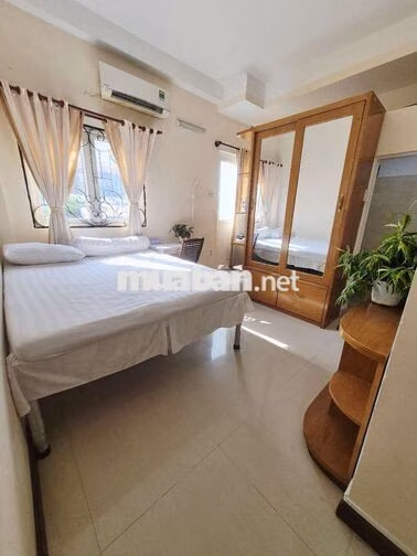 CHÍNH CHỦ- Phòng đẹp full nội thất, thang máy,m, ở ngay