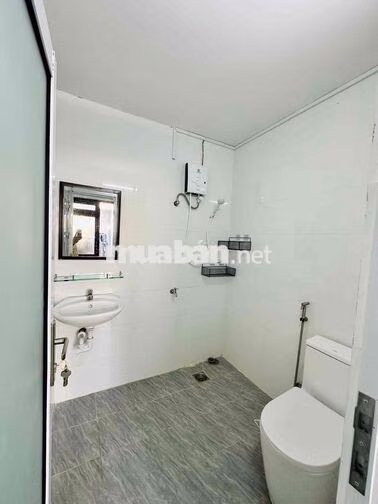 STUDIO BAN CÔNG CỬA SỔ FULL NỘI THẤT THANG MÁY NGAY CV GIA ĐINH