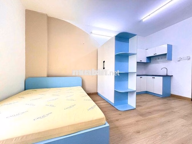 STUDIO BAN CÔNG CỬA SỔ FULL NỘI THẤT THANG MÁY NGAY CV GIA ĐINH
