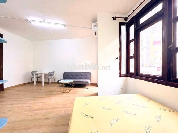 STUDIO BAN CÔNG CỬA SỔ FULL NỘI THẤT THANG MÁY NGAY CV GIA ĐINH