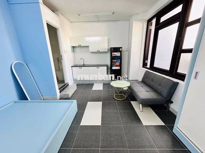 STUDIO BAN CÔNG CỬA SỔ FULL NỘI THẤT THANG MÁY NGAY CV GIA ĐINH