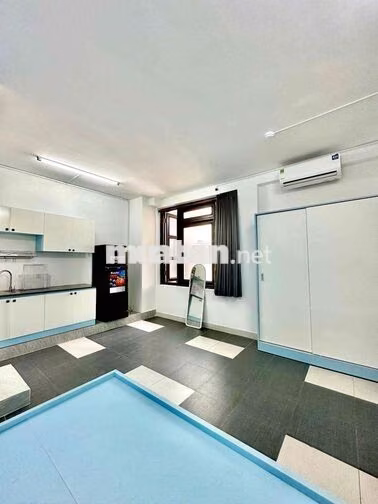 STUDIO BAN CÔNG CỬA SỔ FULL NỘI THẤT THANG MÁY NGAY CV GIA ĐINH