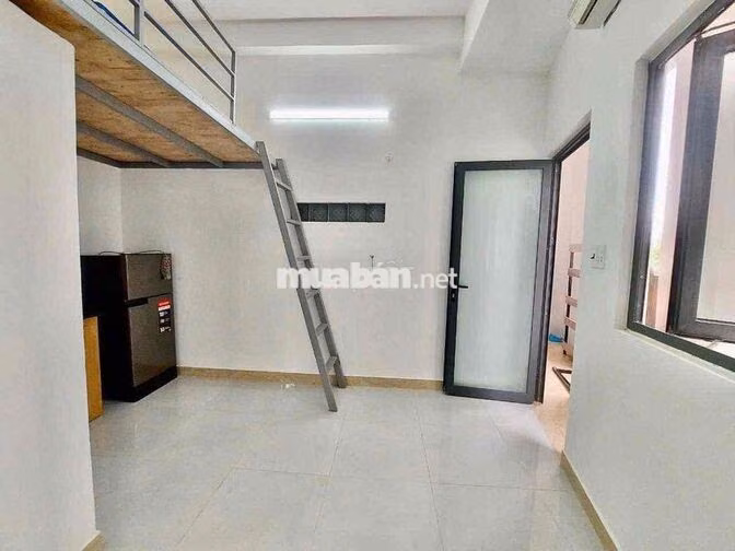 CHO THUÊ PHÒNG TRUNG TÂM QUẬN 7 CÓ GÁC BAN CÔNG CỬA SỔ FULL NỘI THẤT