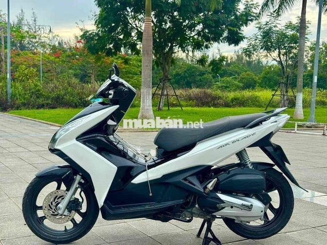 Honda Air Blade Trắng đen Thể thao