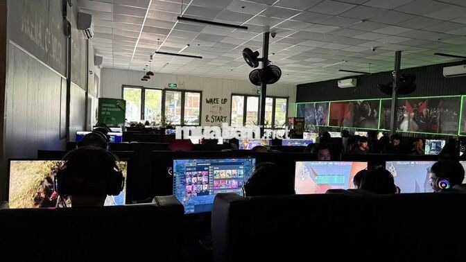 Nhân viên Cyber Game