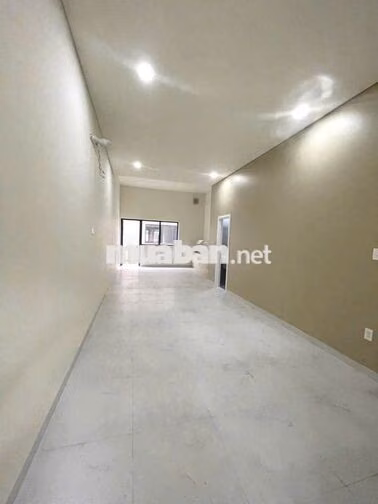 Cho thuê nhà 1 trệt 2 lầungã tư Bình Chuẩn, 3 p ngủ giá 10 tr/tháng