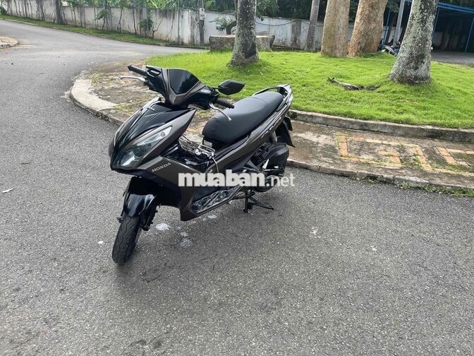 Honda Air Blade Nâu đen Thể thao