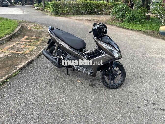 Honda Air Blade Nâu đen Thể thao