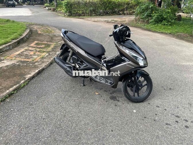 Honda Air Blade Nâu đen Thể thao