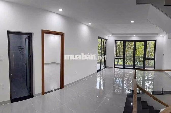 Cho thuê nhà mới 100% Ngay Vòng Xoay Hiệp Thành 3 Bình Dương