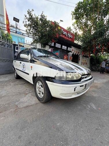 Fiat Siena Trắng, Đen 4-5 chỗ