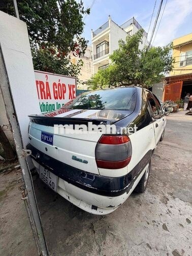 Fiat Siena Trắng, Đen 4-5 chỗ