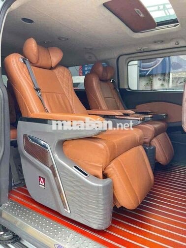 Bán Ford Tourneo Titanium 2021 lên nhiều đồ chơi
