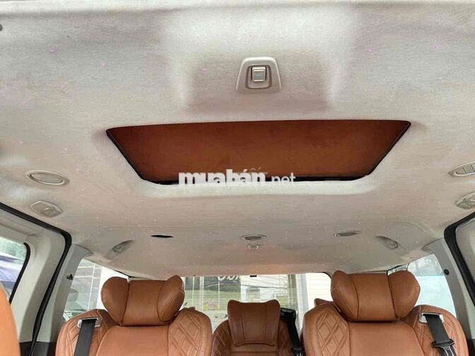 Bán Ford Tourneo Titanium 2021 lên nhiều đồ chơi