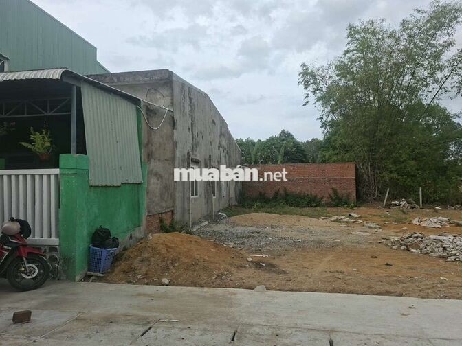LỆ SƠN NAM KHÔNG LỤT CÁCH CHỢ VÀI BƯỚC CHÂN