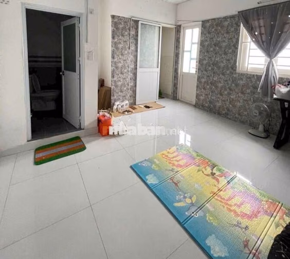 giá  2tỷ5  trục đ tân  kỳ tân  quí- gần AEON tân  phú 40m2, 2 tầng 2wc