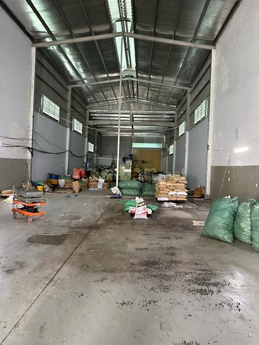 Cho thuê xưởng 700m2  đường Kênh A, Xã Lê Minh Xuân,TPHCM 