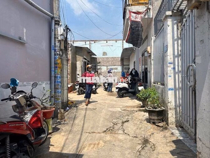 NHÀ ĐẸP 5,3X10,5M LÊ VĂN KHƯƠNG, Q12 - GIÁ 2,79 TỶ