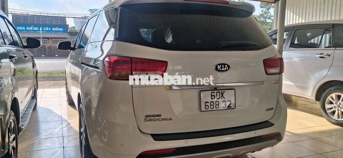 Kia Sedona 2018 Trắng 7 chỗ Dầu Tự động 80.000 km