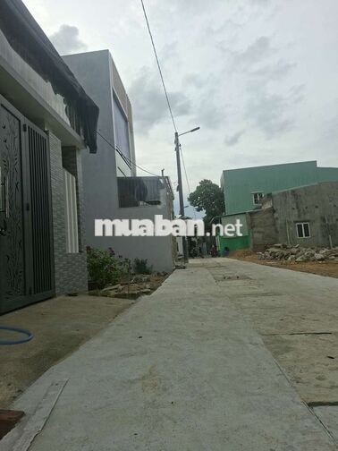 LỆ SƠN NAM KHÔNG LỤT CÁCH CHỢ VÀI BƯỚC CHÂN