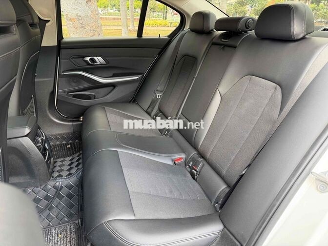 BMW 320i Sportline 2023 Trắng Da cao cấp 5 chỗ