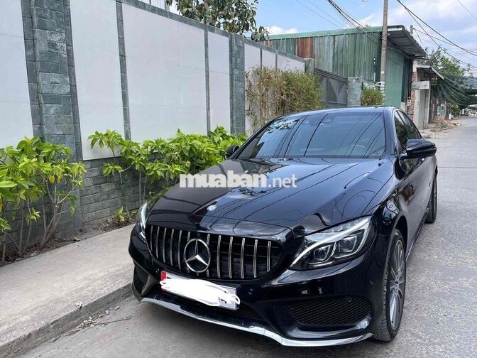 Mercedes-Benz C300 Đen 5 chỗ