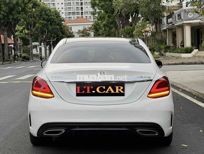 Mercedes-Benz C300 AMG 2022 Trắng