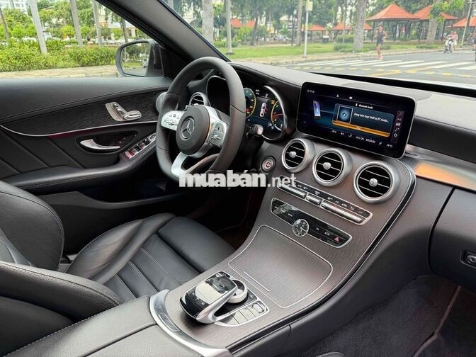 Mercedes-Benz C300 AMG 2022 Trắng