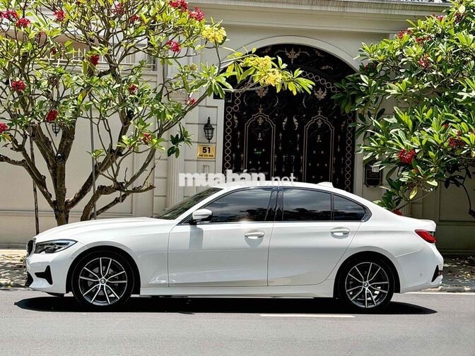 BMW 320i Sportline 2023 Trắng Da cao cấp 5 chỗ