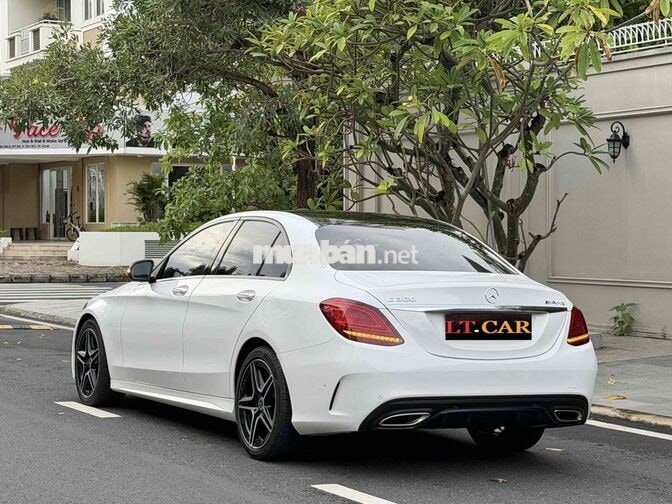 Mercedes-Benz C300 AMG 2022 Trắng