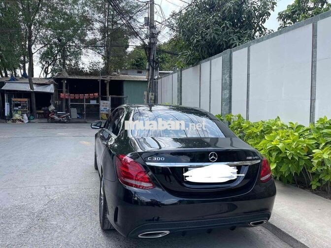 Mercedes-Benz C300 Đen 5 chỗ