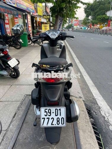 Honda SH Mode 2016 Xám đen đã sử dụng