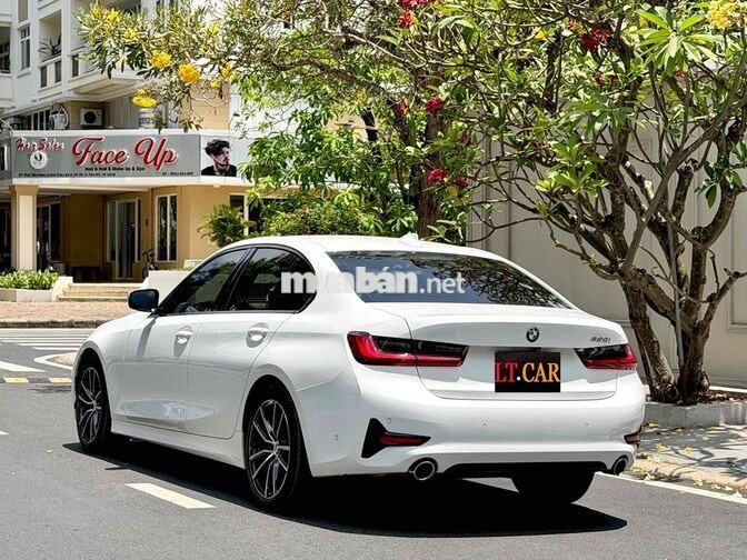 BMW 320i Sportline 2023 Trắng Da cao cấp 5 chỗ