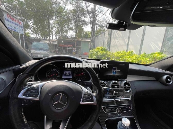 Mercedes-Benz C300 Đen 5 chỗ