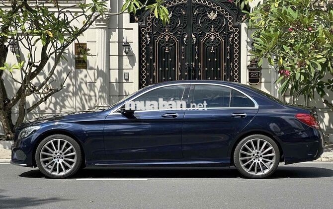 Mercedes-Benz C300 AMG 2018