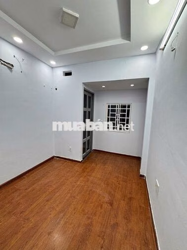 NHÀ SẠCH Ở NGAY 2PN 2WC LẠC LONG QUÂN GẦN CHỢ VẢI TÂN BÌNH