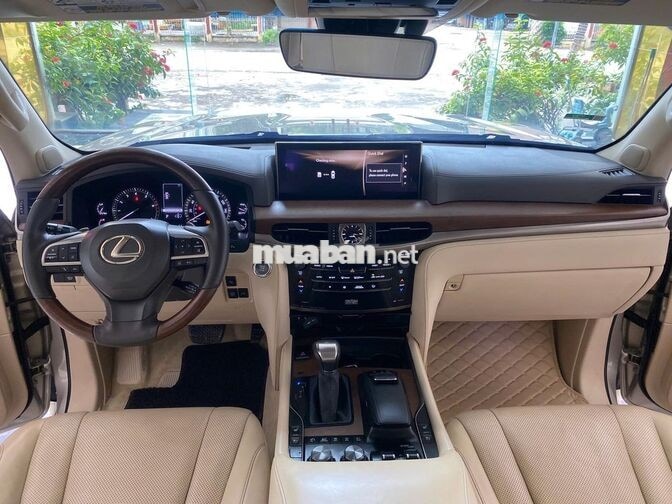 Lexus LX570 2016 Mỹ Vàng cát